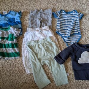 Organic Cotton/Cotton Gender Neutral Boys Girls Baby Outfit Sets Lot 3-6 Months